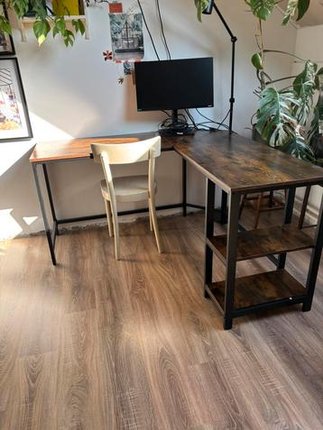 Hoekbureau zwart + bruin - houten blad metalen frame beschikbaar voor biedingen