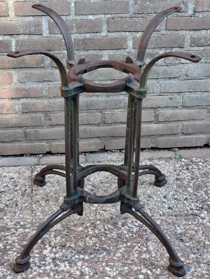 Onderstel tafel. Metaal.  Ca 1900/1940. 70/68 cm., Huis en Inrichting, Tafelonderdelen, Gebruikt, Tafelpoot, 50 tot 100 cm, 50 tot 100 cm