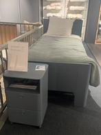 Ledikant 90x200 nieuw met nachtkastje gespoten lak, Ophalen, Nieuw, Eenpersoons, Ledikant