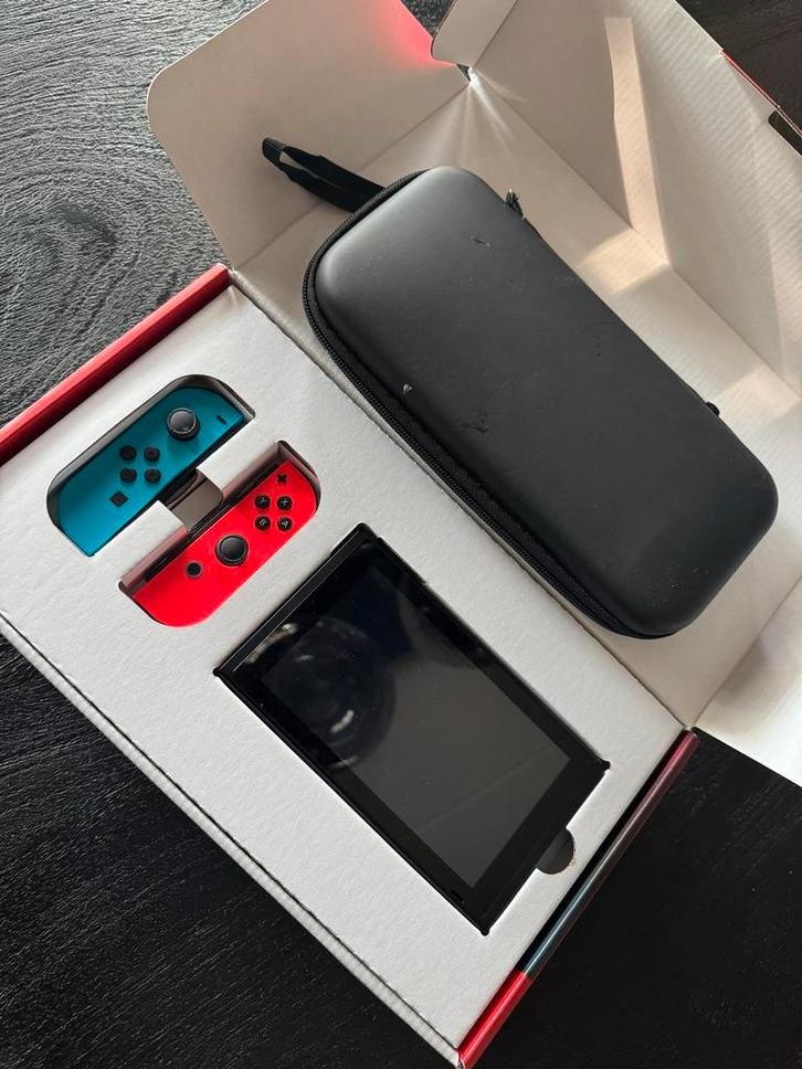 Nintendo Switch + Mario Kart, Spelcomputers en Games, Spelcomputers | Nintendo Switch, Gebruikt, Switch Original, Met 1 controller