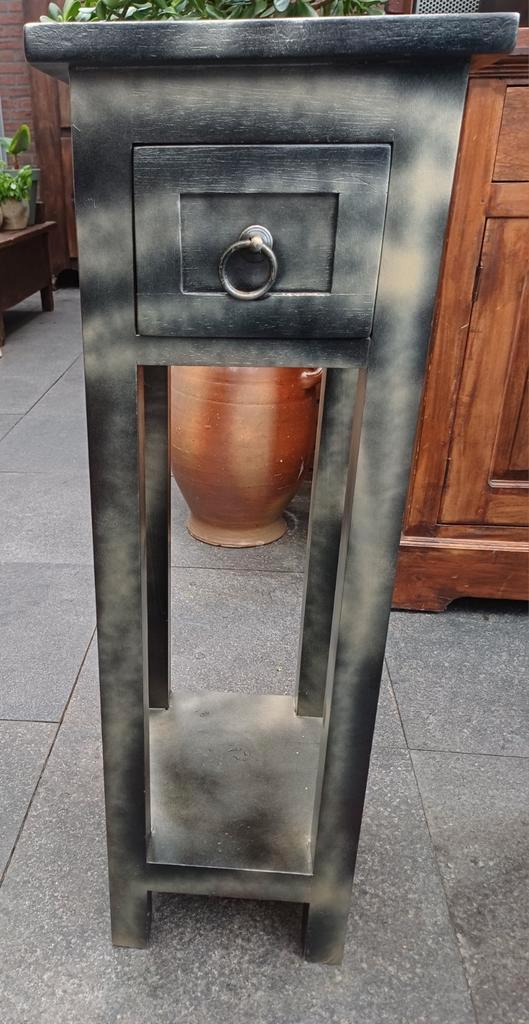 Houten bijzettafel met lade, Huis en Inrichting, Tafelonderdelen, Gebruikt, 50 tot 100 cm, Rechthoekig, Ophalen of Verzenden