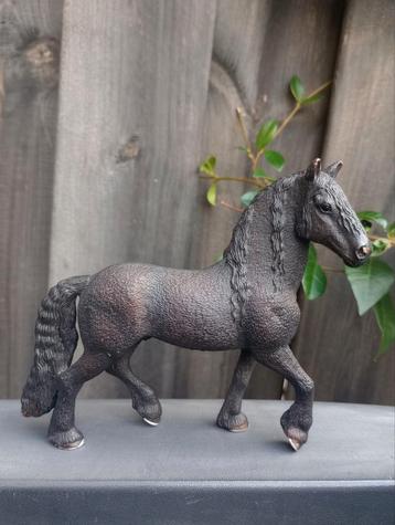 Schleich Friese hengst 13667 beschikbaar voor biedingen
