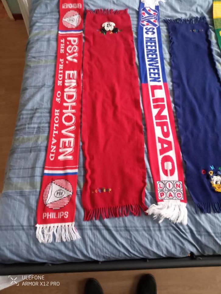 Voetbalsjaal Voetbalsjaaltjes Euro Disney sjaal, Verzamelen, Sportartikelen en Voetbal, Zo goed als nieuw, Vaantje of Sjaal, Overige binnenlandse clubs