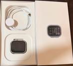 Apple Watch Ultra 2 49mm Titanium 3 bandjes- Nieuwstaat!, Sieraden, Tassen en Uiterlijk, Smartwatches, Afstand, IOS, Nieuw, Ophalen of Verzenden