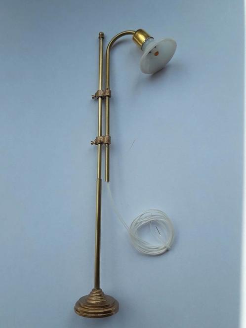 STAANDE Schemerlamp+Wandlamp. POPPENHUIS UNICUM, schaal 1:12, Verzamelen, Poppenhuizen en Toebehoren, Nieuw, Poppenhuis, Ophalen of Verzenden