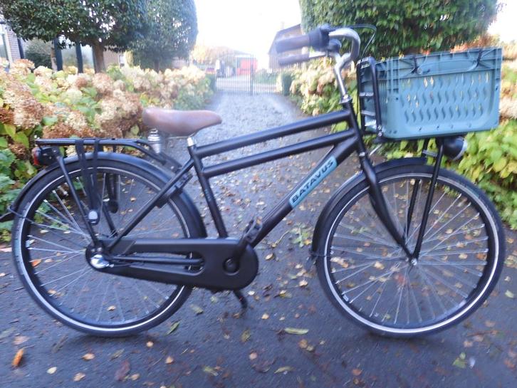 Mooie zwarte 26 Batavus PackD met 3 versnellingen 1 jaar oud, Fietsen en Brommers, Fietsen | Jongens, Zo goed als nieuw, 26 inch of meer