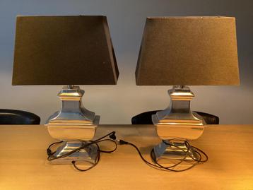 2 x tafellamp met massieve voet in “barok” stijl beschikbaar voor biedingen