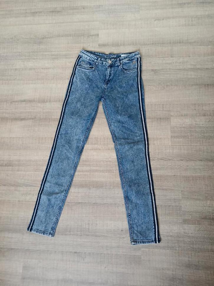 Miss Etam broek mt 38 - glitter rand, Kleding | Dames, Spijkerbroeken en Jeans, Zo goed als nieuw, W30 - W32 (confectie 38/40)