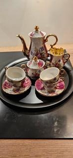 Te koop servies. Is in goede staat., Antiek en Kunst, Antiek | Servies compleet, Ophalen