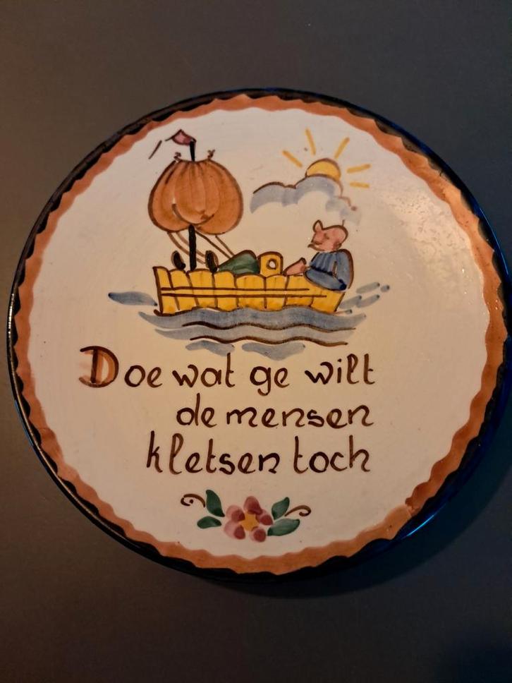 Kerstkado Vlieg Uut Soest Wandbord - Doe Wat Ge Wilt, Antiek en Kunst, Antiek | Wandborden en Tegels, Ophalen of Verzenden