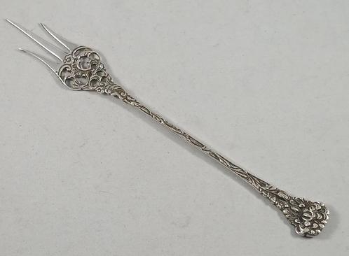 Zilveren cakevork chrysant antiek 835 zilver, Antiek en Kunst, Antiek | Goud en Zilver, Zilver, Ophalen of Verzenden