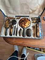 Kaptafel set, Ophalen
