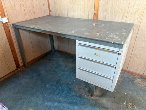 Vintage Metalen Bureau, Huis en Inrichting, Bureaus, Gebruikt, Bureau, Ophalen