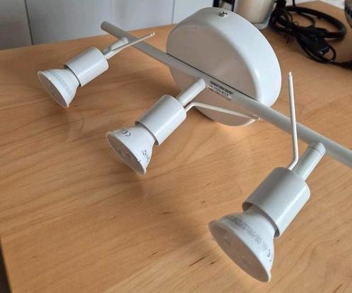 IKEA TROSS Plafondspots - 3-lichts - Wit - Zo goed als nieuw, Huis en Inrichting, Lampen | Spots, Zo goed als nieuw, Halogeen