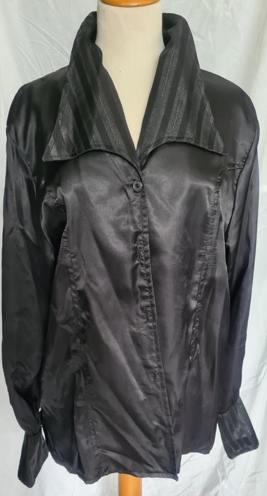 Dames zwarte glans bloes, mt 46-48 (even meten, Kleding | Dames, Blouses en Tunieken, Gedragen, Maat 46/48 (XL) of groter, Zwart