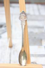 Mooi oud lepeltje bezoek Juliana en Bernhard Antillen 1955, Verzamelen, Ophalen of Verzenden, Gebruikt, Buitenland, Speld(je) of Lepel(tje)