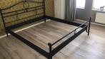 Gietijzeren Italiaans 2p bed/ombouw + bijpassende tafeltjes, Huis en Inrichting, Slaapkamer | Bedden, Ophalen, Overige materialen