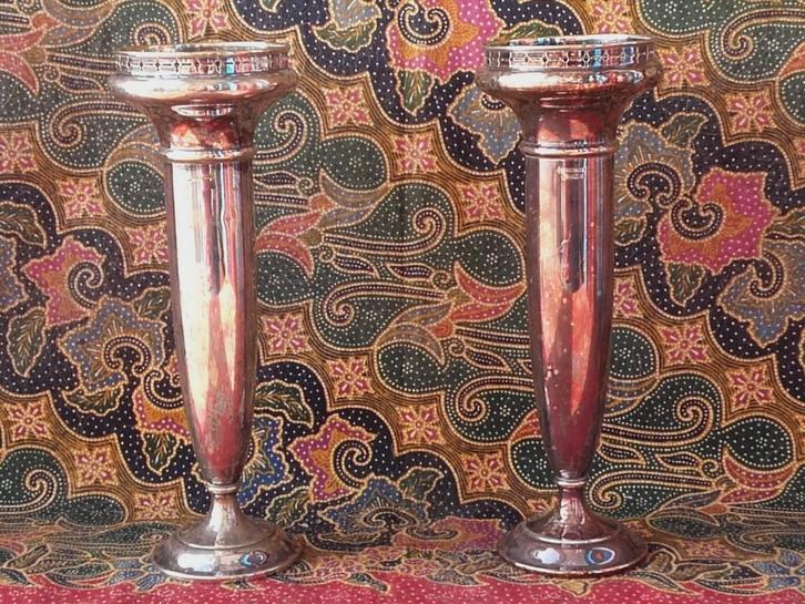 Mooi stel antieke silverplate vazen uit Engeland 22,8 cm., Antiek en Kunst, Antiek | Vazen, Ophalen of Verzenden