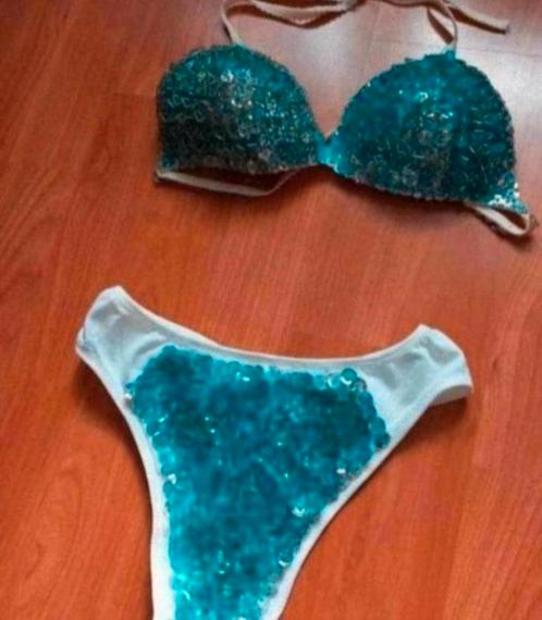 Ibiza style bikini met pailletten mt36 2xgedragen ehv mierlo, Kleding | Dames, Badmode en Zwemkleding, Zo goed als nieuw, Bikini