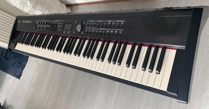 Roland RD 700GX 88 Supernatural Piano, Muziek en Instrumenten, Keyboards, Zo goed als nieuw, 88 toetsen, Roland, Aanslaggevoelig