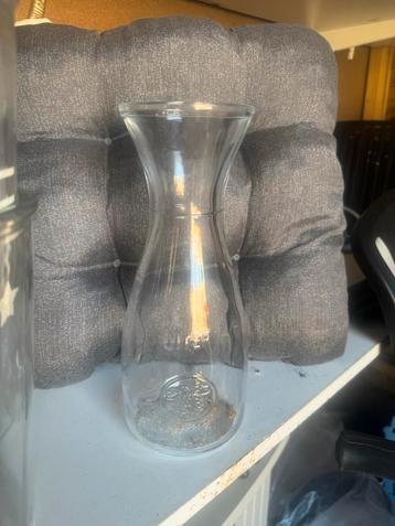 Twee Vazen - Glas en Wit beschikbaar voor biedingen