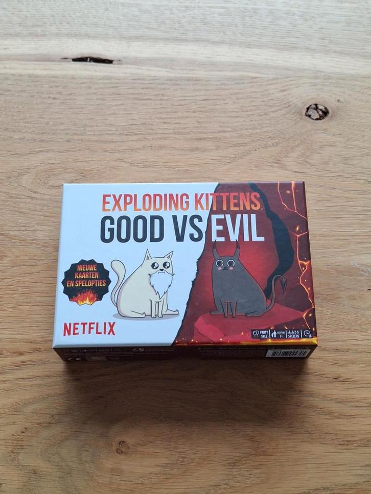 Exploding Kittens Good vs Evil Kaartspel - Bijna nieuw!, Hobby en Vrije tijd, Gezelschapsspellen | Kaartspellen, Zo goed als nieuw