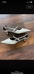 Pumps latouche, Pumps, Beige, Ophalen of Verzenden, Zo goed als nieuw