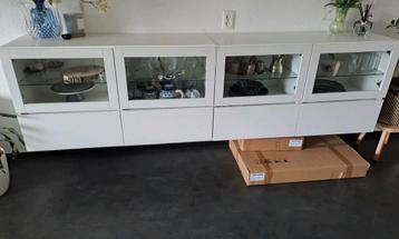 Ikea besta met vitrine deuren en lades
