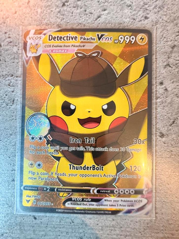 Detective Pikachu VCOS – Pokémon Cosplay Proxy, Hobby en Vrije tijd, Verzamelkaartspellen | Pokémon, Zo goed als nieuw, Verzenden