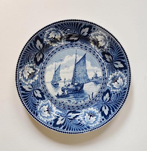 Hollands Delfts Blauw wandbord. Zeilboten en molen, Antiek en Kunst, Antiek | Wandborden en Tegels, Ophalen of Verzenden