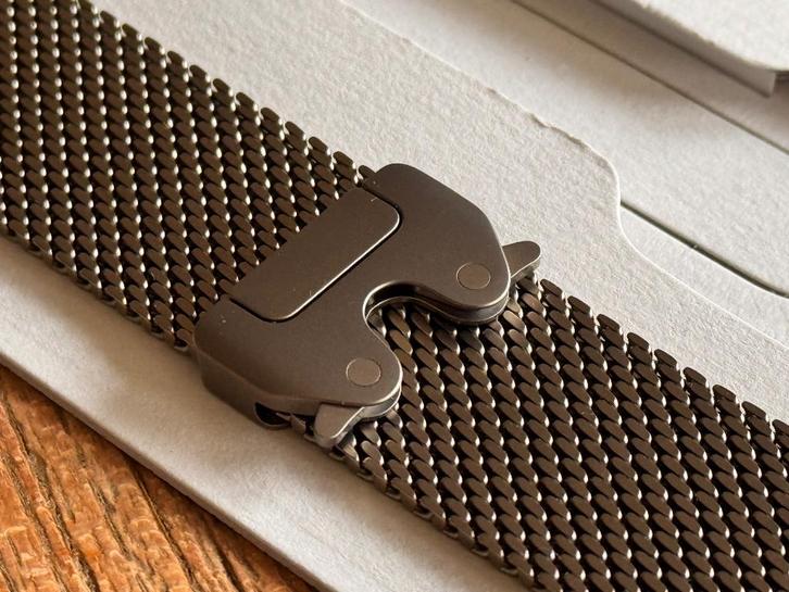 Nieuw Apple Watch Titanium Milanees maat S, Sieraden, Tassen en Uiterlijk, Smartwatches, Nieuw, iOS, Ophalen of Verzenden