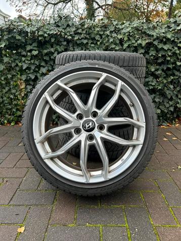 Hyundai I30 18 inch 5x114,3 Rial Lucca Pirelli winter M+S beschikbaar voor biedingen