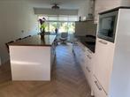 Keuken met keukeneiland, Huis en Inrichting, Keuken | Complete keukens, Ophalen, Gebruikt, Graniet of Steen, Crème