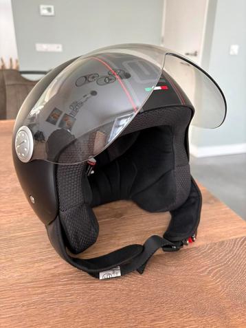 Beon scooter helm beschikbaar voor biedingen