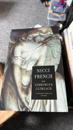 Nicci French - De verborgen glimlach, Boeken, Thrillers, Ophalen of Verzenden, Nicci French, Zo goed als nieuw