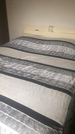 Prachtige bedsprei, Ophalen of Verzenden, Zo goed als nieuw, Tweepersoons, Grijs