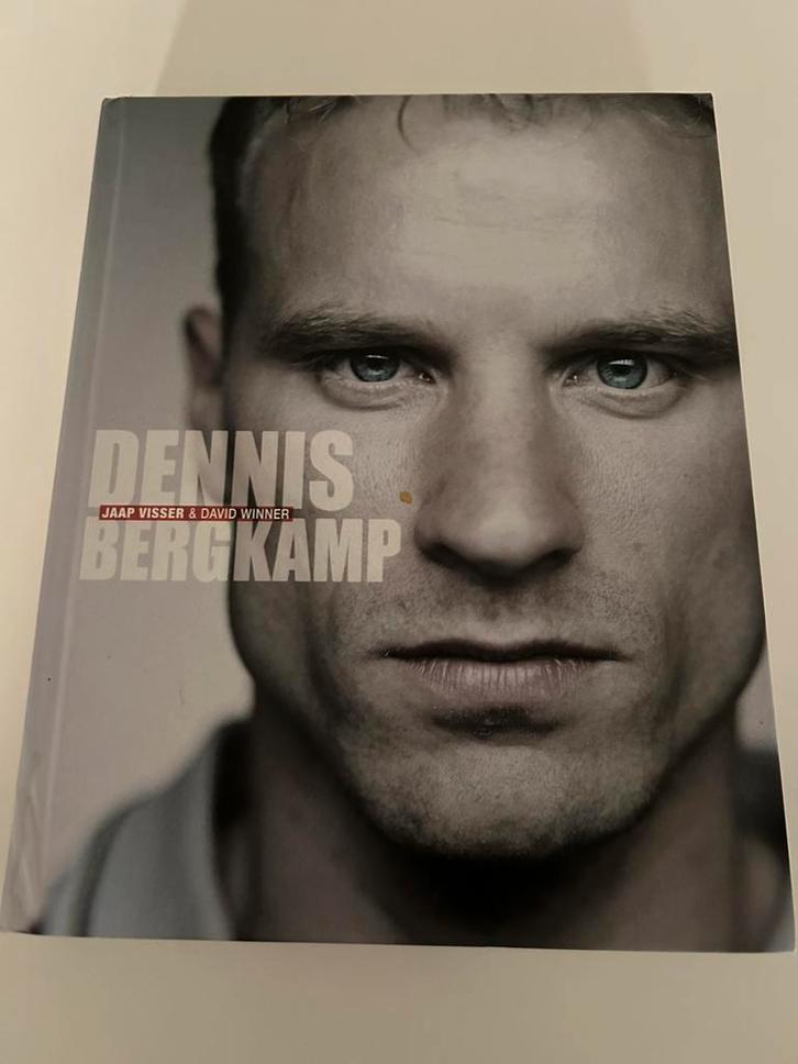 Jaap Visser - Dennis Bergkamp, Boeken, Biografieën, Zo goed als nieuw, Sport, Ophalen of Verzenden