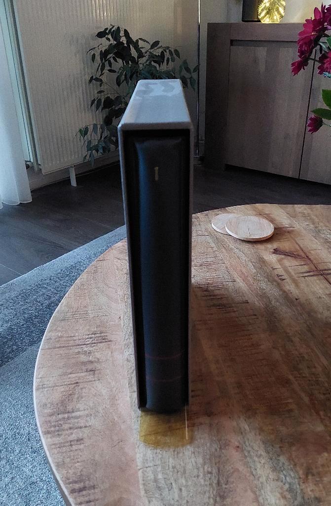 Safe Euro album met cassette, blad- en trekgrepen en bladen., Postzegels en Munten, Postzegels | Toebehoren, Verzamelalbum, Ophalen of Verzenden