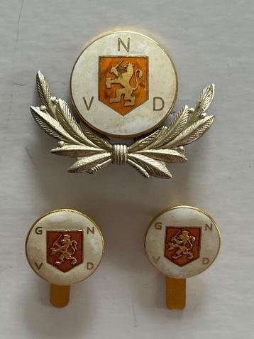 Set oude Nederlandse G.V.D. insignes met leeuw  beschikbaar voor biedingen