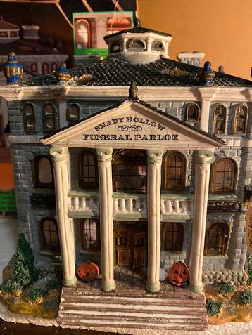 Lemax Spooky Town Shady Hollow beschikbaar voor biedingen