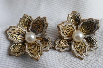 Oorclips goud verguld met parel  -   vintage beschikbaar voor biedingen