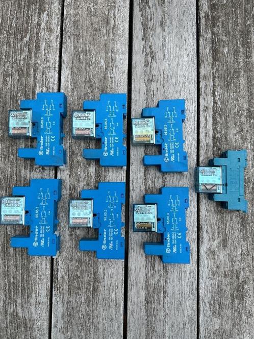 Relais Finder Type 44.52, Hobby en Vrije tijd, Elektronica-componenten, Gebruikt, Ophalen of Verzenden