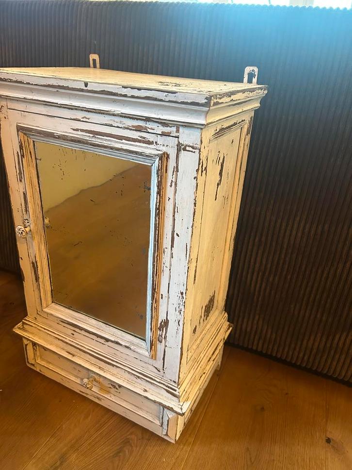 Oude medicijnkast met spiegel, Antiek en Kunst, Antiek | Meubels | Kasten, Ophalen of Verzenden