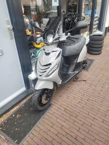 Piaggio zip beschikbaar voor biedingen