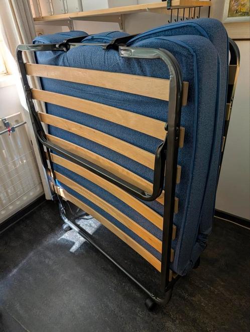 Opklapbaar logeerbed met wieltjes en hoes, Huis en Inrichting, Slaapkamer | Bedden, Zo goed als nieuw, Eenpersoons, 80 cm, 200 cm