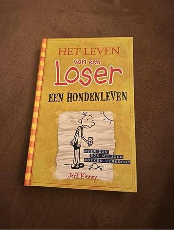 Jeff Kinney - Een hondenleven beschikbaar voor biedingen