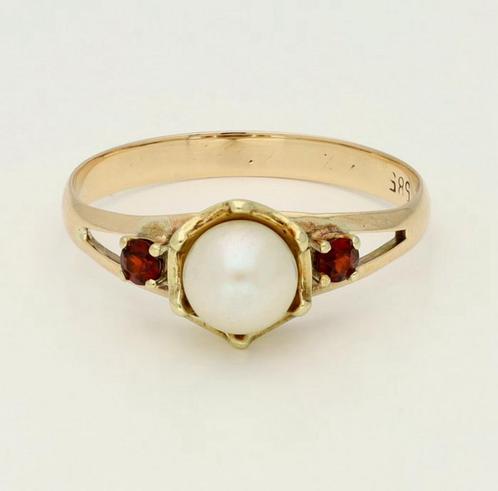 Vintage 14 karaat gouden ring met granaat en parel, Sieraden, Tassen en Uiterlijk, Ringen, Zo goed als nieuw, Dame, 18 tot 19