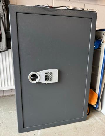 Kluis Holland Safety brandkast met 2 sleutels beschikbaar voor biedingen