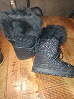 Snowboots Guess maat 36/38, Ophalen of Verzenden, Zo goed als nieuw, Meisje, Laarsjes