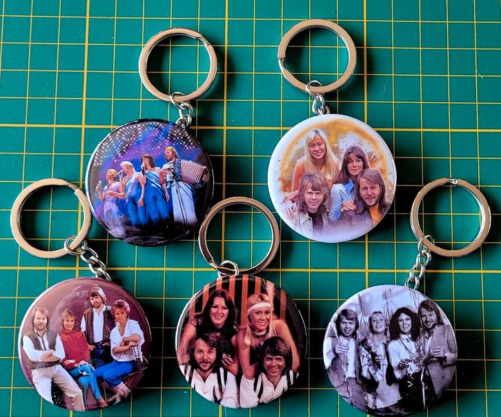 ABBA sleutelhanger/flesopener, Verzamelen, Muziek, Artiesten en Beroemdheden, Nieuw, Gebruiksvoorwerp, Verzenden